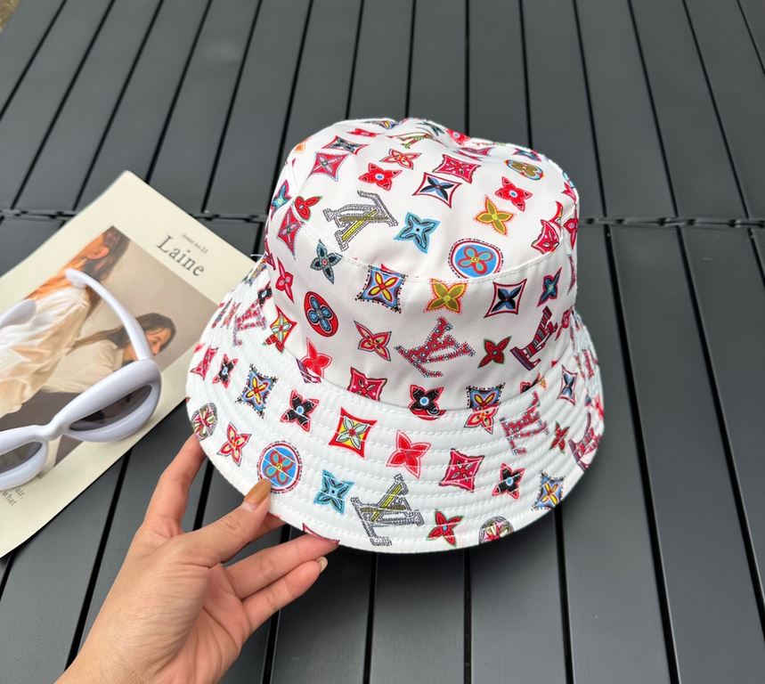 lv Louis Vuitton very hot a fisherman's hatSimple atmosphere high fashion good ~ style has personalityLOGO fabric top hat breathable and comfortableFour seasons model lightweight and breathable! The quality is superb