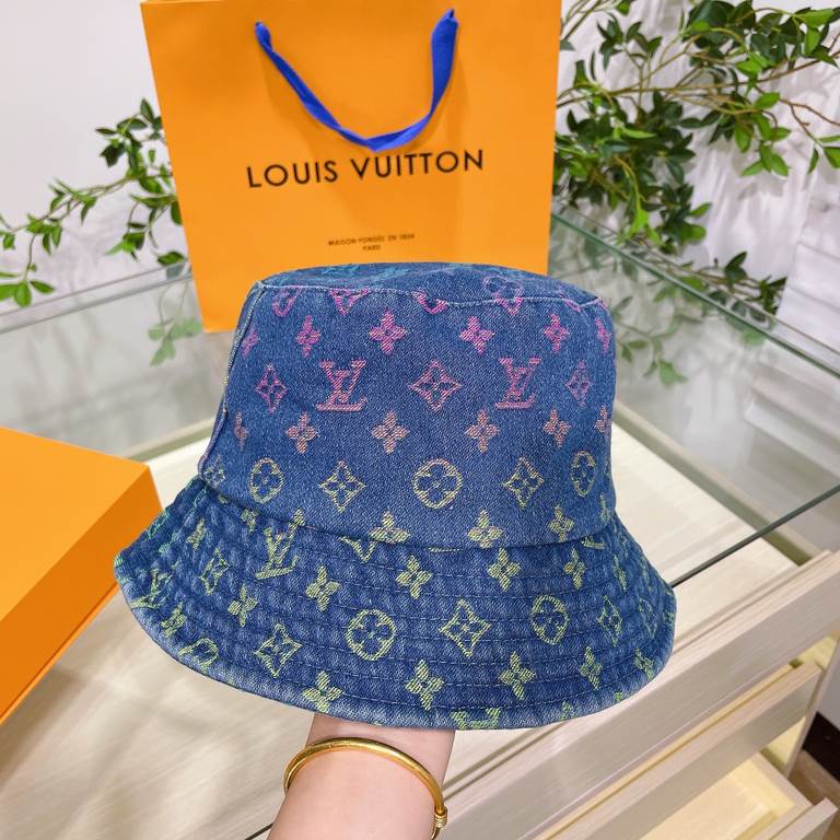 LV Louis Vuitton new washed denim fisherman hatHot technology upgrades, washed cowboy wind street style full ofMore in line with the style of the current fashion little brother and sister, airport street shooting super v