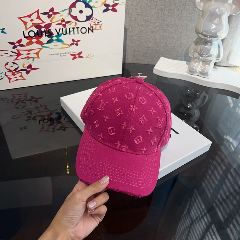 LV Louis VuittonLouis Vuitton Embroidered Baseball CapA must-have item for fall This colorful baseball cap is perfect!Especially when you wear it, it makes your face look smaller.The embroidery of the letters is very str