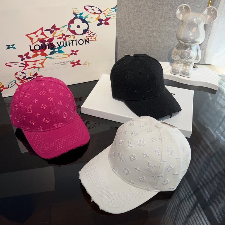 LV Louis VuittonLouis Vuitton Embroidered Baseball CapA must-have item for fall This colorful baseball cap is perfect!Especially when you wear it, it makes your face look smaller.The embroidery of the letters is very str