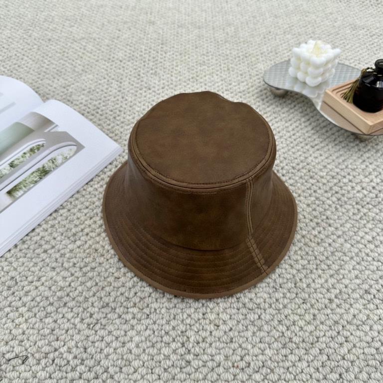 LV early fall new fisherman's hat, original open mold customization, perfect smooth stereotypes! High quality leather. Good to see blowing up the street single product!