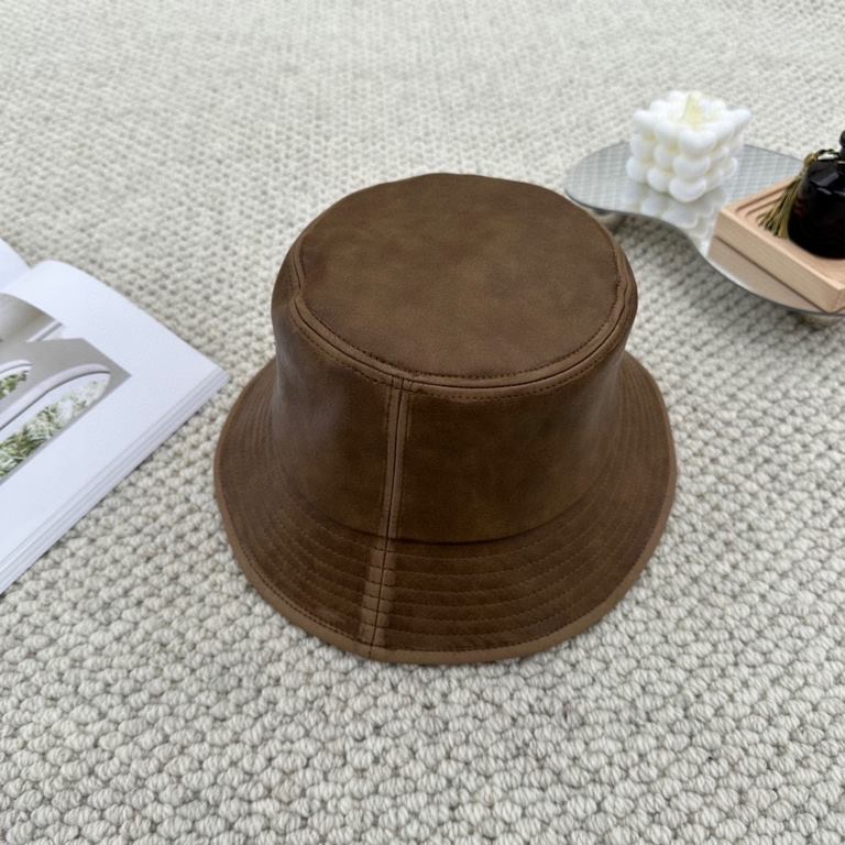 LV early fall new fisherman's hat, original open mold customization, perfect smooth stereotypes! High quality leather. Good to see blowing up the street single product!