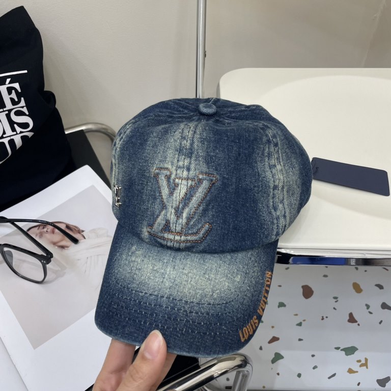 With dust bag LV (Louis Vuitton) original single baseball cap, washed denim, counter 11 open mold customized, original denim fabric   head layer cowhide, lightweight and breathable! Awesome quality, base head circumferen