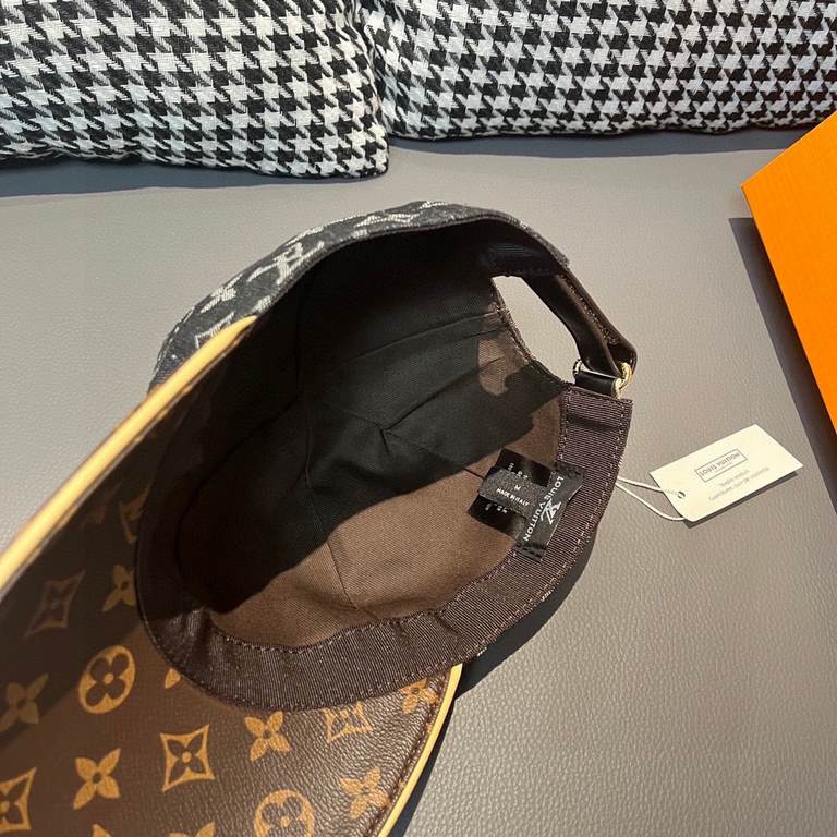 LV (Louis Vuitton).With box cloth bag, LV (Louis Vuitton) new original single baseball cap, old flower splicing, 11 open mold customized, original denim fabric   counter old flower leather, workmanship is meticulous and 