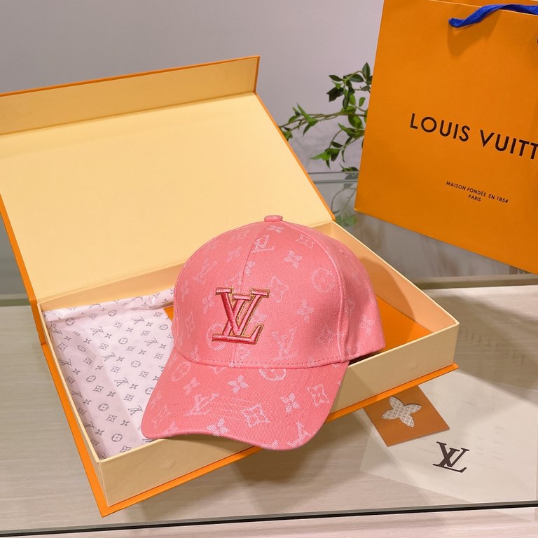 LV Louis Vuitton   official website high version of the shipment, the classic baseball cap, a very classic classic, popular retro beauty, available in all seasons, out of the must-have, very show a small face!