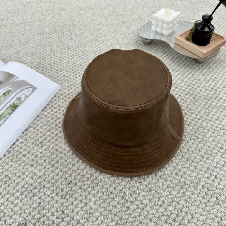 LV early fall new fisherman's hat, original open mold customization, perfect smooth stereotypes! High quality leather. Good to see blowing up the street single product!