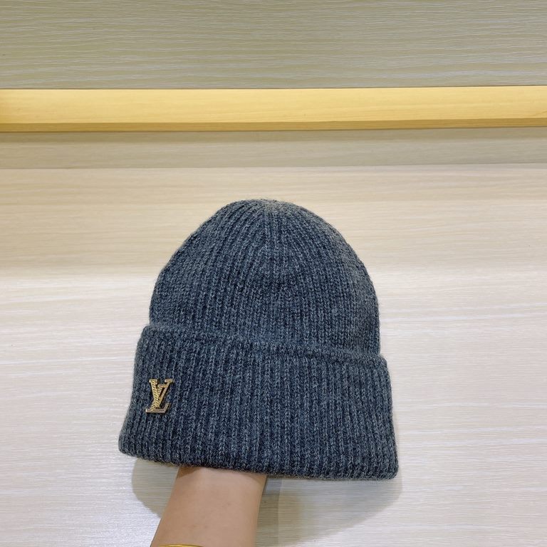 Lv official website knit capVery versatile Men and women universal pro can look at the details, neat workmanship Breathable and comfortable, using imported wool material! Hipster must have!