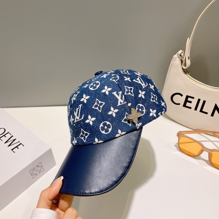 LV Couple's Baseball Cap! This hat is the latest launch of a high-end good, quality craftsmanship is absolutely superior perfect. New fashionable fashion style, trendy temperament launched. The biggest feature of this ha