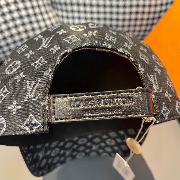 New ShipmentsNew model shipmentWith box cloth bag, LV (Louis Vuitton) new original single baseball cap, old flower embroidery, 11 open mold customized, original old flower fabric, heavy embroidery, workmanship is meticul