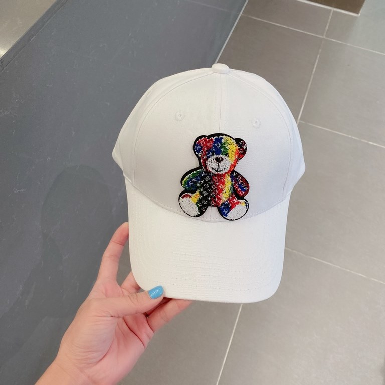 LV new duck tongue cap, high quality baseball cap, black and white two colors, head circumference about 57cm