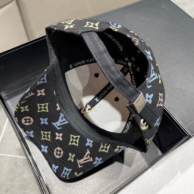 LV Louis Vuitton classic original single baseball cap 11 open mold ordering, the original counter long years burst version, the quality is superb, the basic head circumference of 56, the patch can be adjusted.