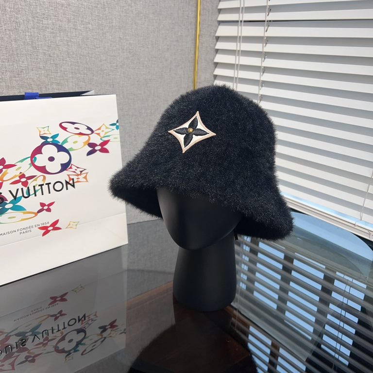 Special  LV Louis Vuitton   Hat bucket hat fall and winter 2023 burst new cashmere basin cap plush fisherman hat female