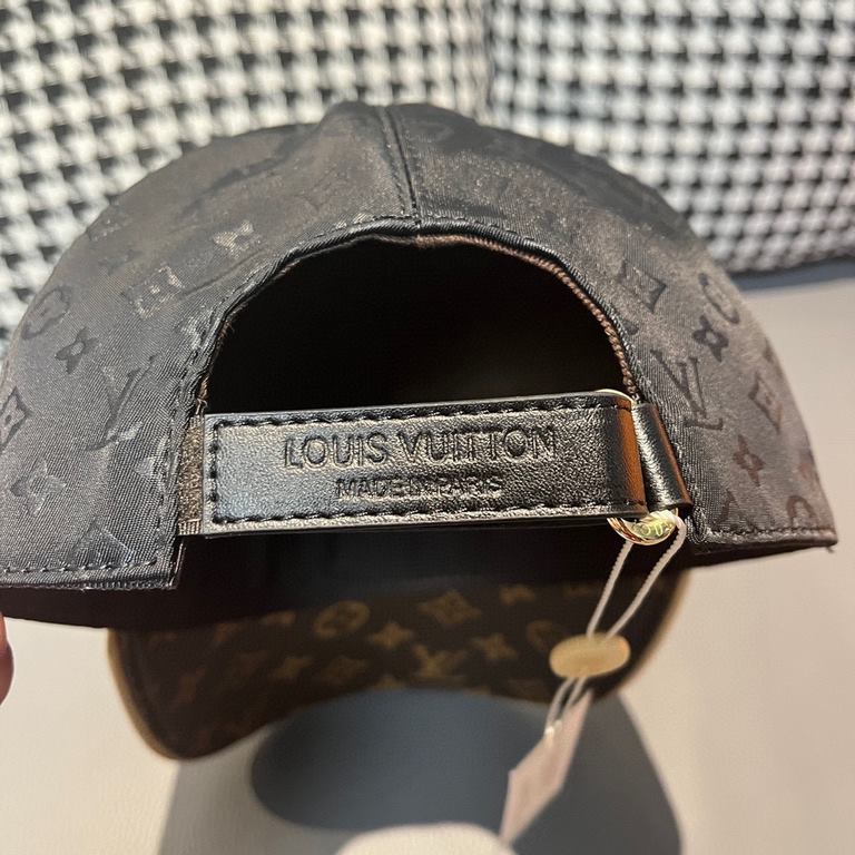 LV (Louis Vuitton) new original single baseball cap.With box cloth bag, LV (Louis Vuitton) new original single baseball cap, old flower splicing, 11 open mold customized, original printing satin fabric   counter old flow