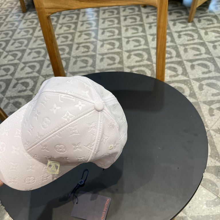 Louis Vuitton LouisVuitton   new LV baseball cap, heavy construction   early spring series of high-end atmosphere, versatile models   men and women!