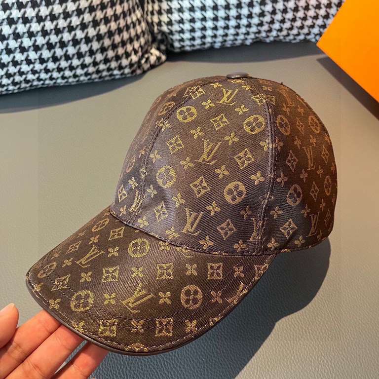 The new LV Louis Vuitton original single baseball capWith box cloth bag, LV Louis Vuitton new original single baseball cap, colorful jacquard, counter 11 open mold ordering, original canvas material   head layer cowhide,