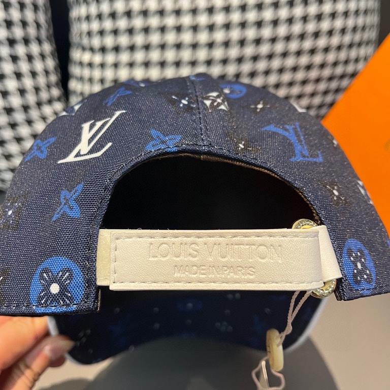 With box bag, LV (Louis Vuitton) new original single baseball cap, counter 11 open mold customized, original canvas material   head layer cowhide, lightweight and breathable! Awesome quality, the base head circumference 