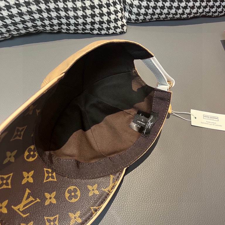 LV (Louis Vuitton) new original single baseball cap.With box cloth bag, LV (Louis Vuitton) new original single baseball cap, old flower splicing, 11 open mold customized, original printing satin fabric   counter old flow