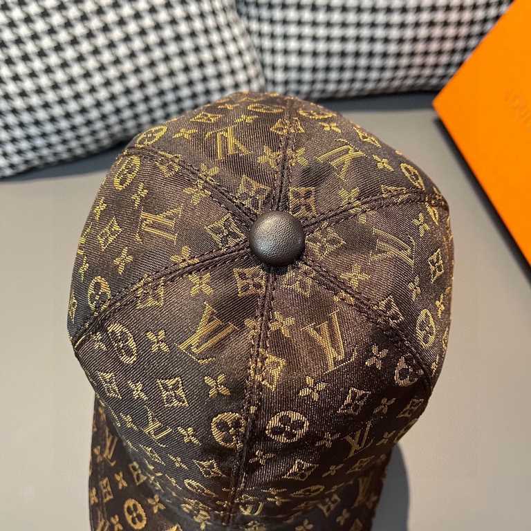 New ShipmentsNew model shipmentWith box cloth bag, LV (Louis Vuitton) new original single baseball cap, old flower embroidery, 11 open mold customized, original old flower fabric, heavy embroidery, workmanship is meticul