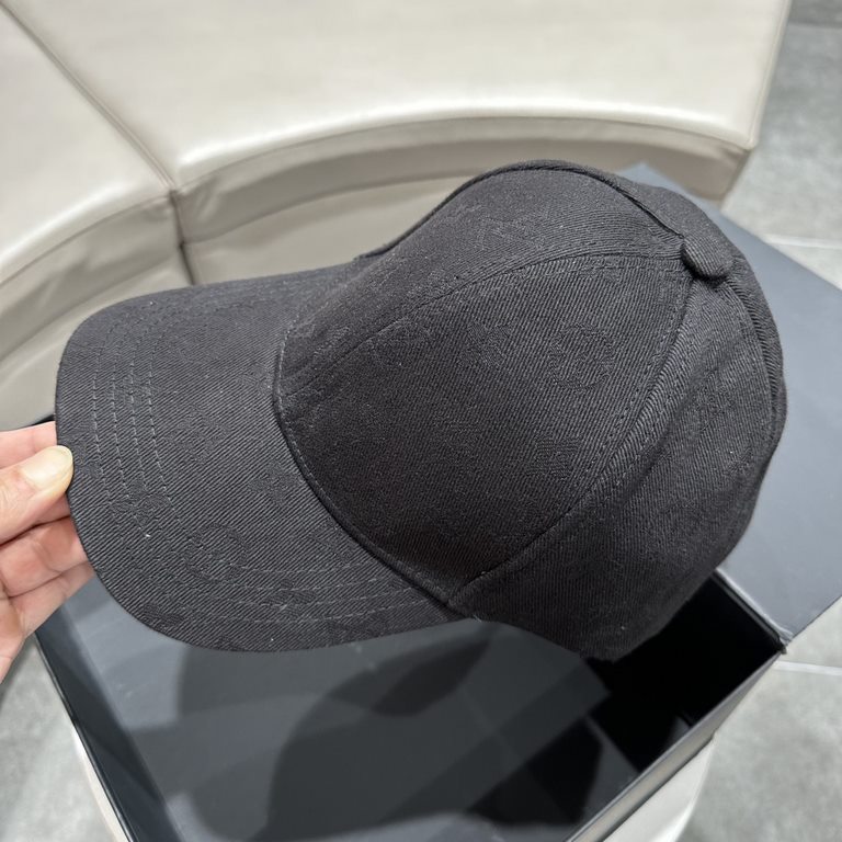 (LV Louis Vuitton) new full print logo pattern paragraph baseball cap, counter synchronization shipment, big name models super good with, hurry to get!