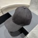 (LV Louis Vuitton) new full print logo pattern paragraph baseball cap, counter synchronization shipment, big name models super good with, hurry to get!