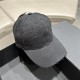 LV Louis Vuitton] new full print logo pattern paragraph baseball cap, counter synchronization shipment, big name models super good with, hurry to get!