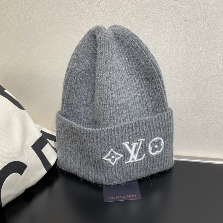 LV Louis Vuitton official website classic knit cap! Little red book hot selling explosive models! Wear a god! Men and women with the same models, thickened warmer, fashionable and popular   texture first-class, the best 