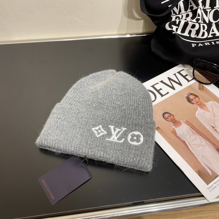 LV Louis Vuitton official website classic knit cap! Little red book hot selling explosive models! Wear a god! Men and women with the same models, thickened warmer, fashionable and popular   texture first-class, the best 