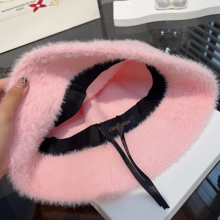 Special  LV Louis Vuitton   Hat bucket hat fall and winter 2023 burst new cashmere basin cap plush fisherman hat female