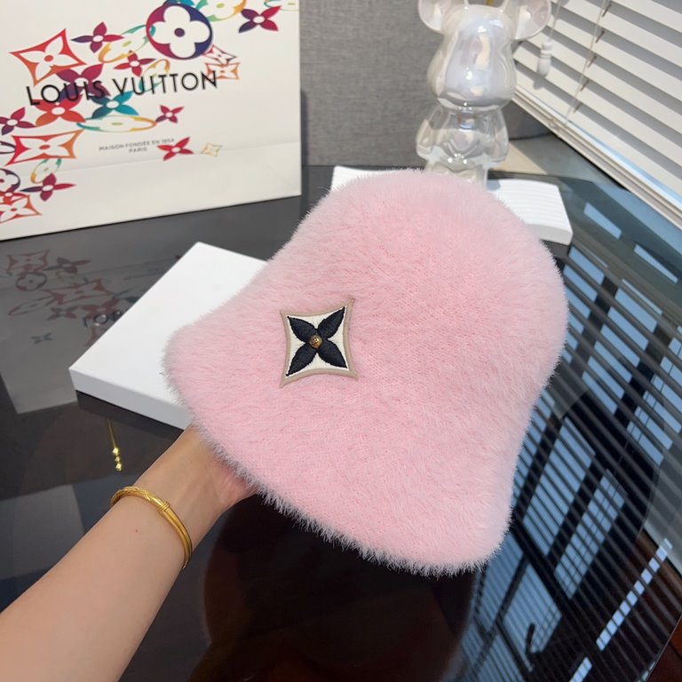 Special  LV Louis Vuitton   Hat bucket hat fall and winter 2023 burst new cashmere basin cap plush fisherman hat female