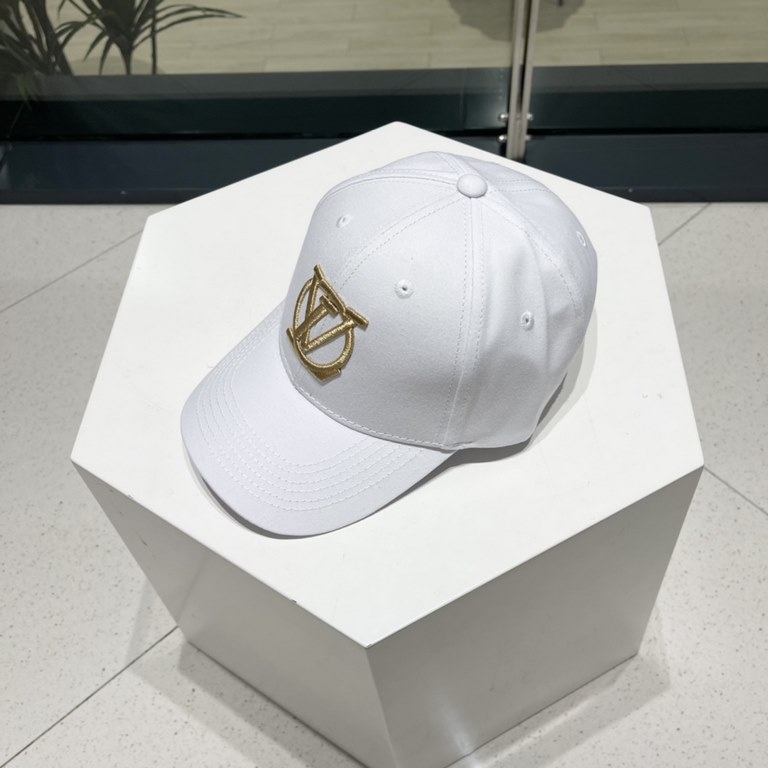 Louis Vuitton   LV baseball cap  , simple atmosphere full of personality Exquisite embroidery design Full of fashion sense   This hat is definitely worth getting!