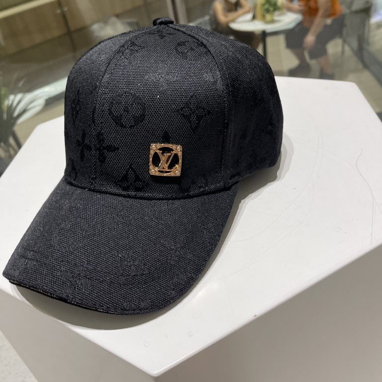 Louis Vuitton LV   Milan counter new hats female foreign-style baseball cap, show face small sun-shading sunscreen