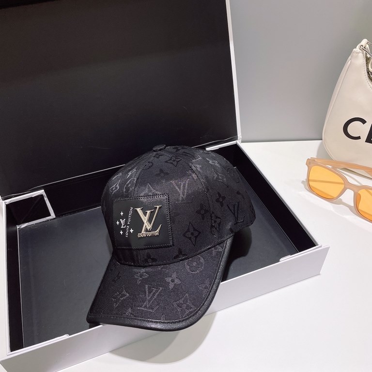 LV】New Baseball Cap  !High quality customization! This is sure to be a minimalist favorite!Clean, sharp, fashionable and versatile, absolutely not picky about face shape!It is a fashionable and classic perennial model!