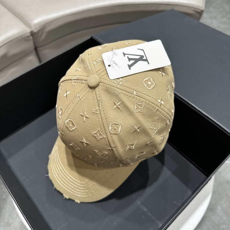 LV Louis Vuitton] new full print logo pattern models baseball cap, counter synchronization shipments, big name models with super good, hurry to get!