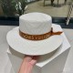 [LV Louis Vuitton] 2023 new small fragrance vacation style flat straw hat, travel essential, super good with, hurry to get!