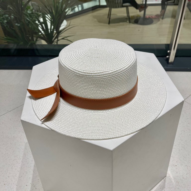 [LV Louis Vuitton] 2023 new small fragrance vacation style flat straw hat, travel essential, super good with, hurry to get!