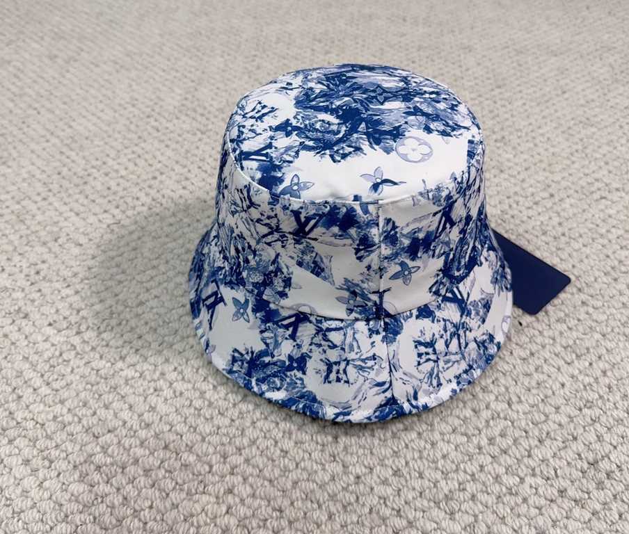 LV Louis Vuitton Classic Baseball Caps   Fire shipments, versatile items   casually with a good look The quality is superb   fashionable versatile