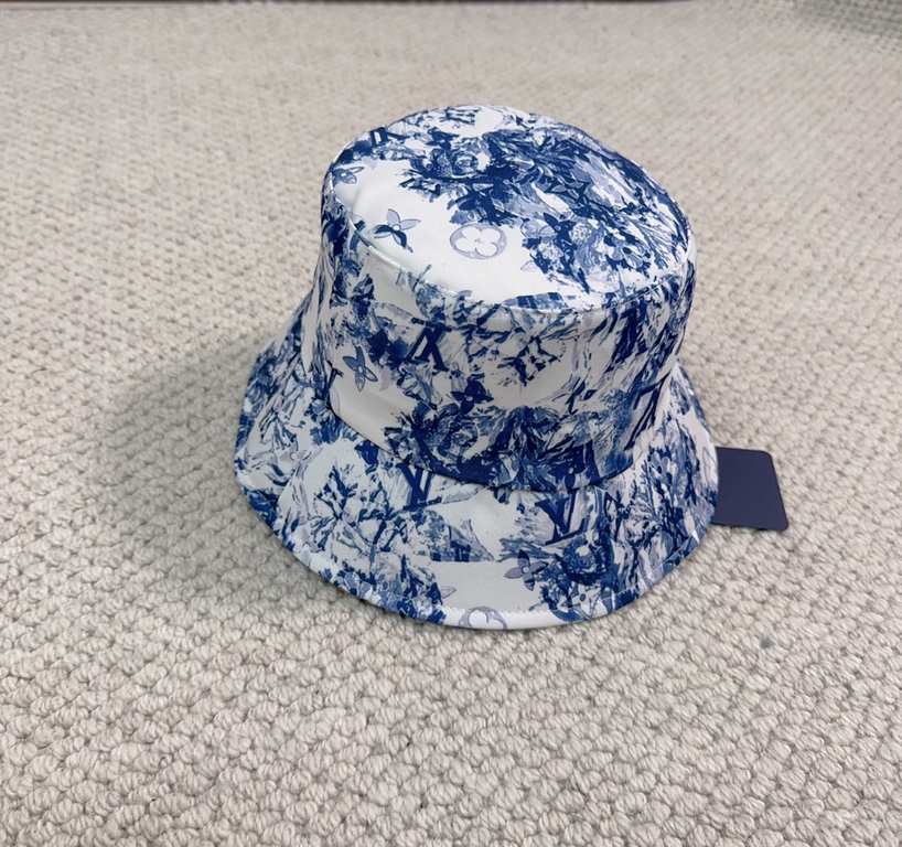 LV Louis Vuitton Classic Baseball Caps   Fire shipments, versatile items   casually with a good look The quality is superb   fashionable versatile