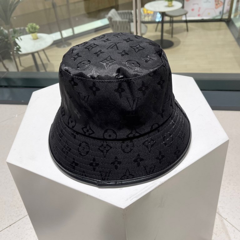 lv Louis Vuitton   LV fisherman's hat, simple atmosphere Individuality full of exquisite embroidery design Full of fashion sense   This hat is definitely worth getting!