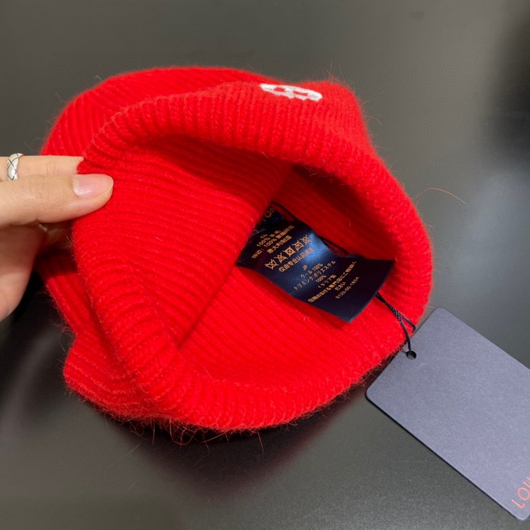 Special P LV Louis Vuitton official website classic knit cap! Little red book hot selling explosive models! Wear a god! Men and women with the same models, thickened warmer, fashionable and popular   texture first-class,