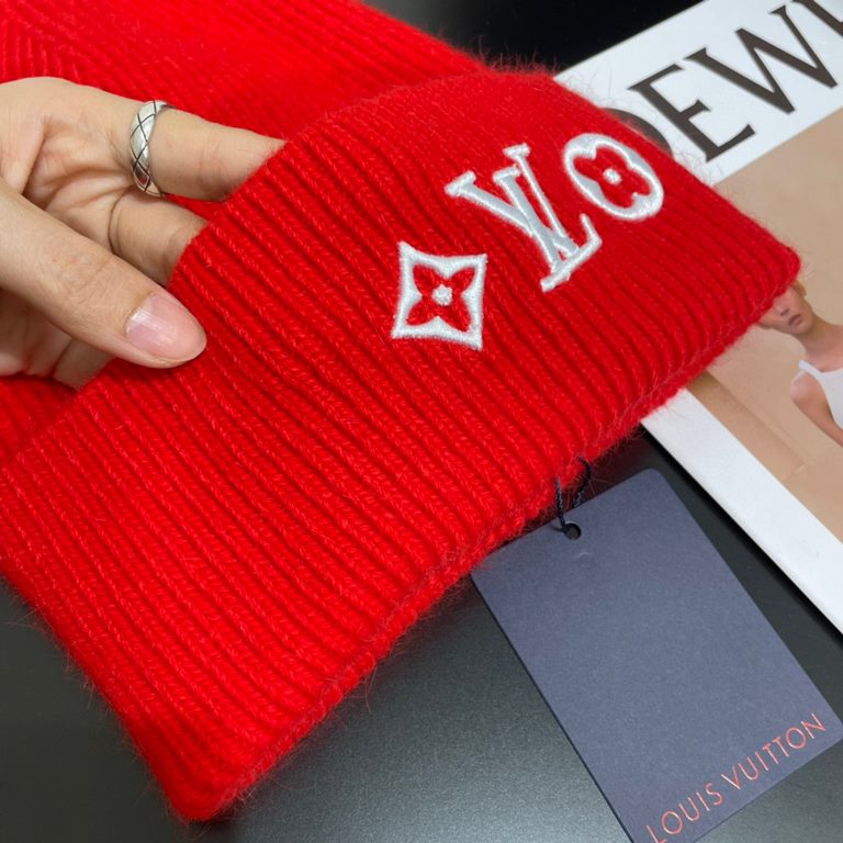 Special P LV Louis Vuitton official website classic knit cap! Little red book hot selling explosive models! Wear a god! Men and women with the same models, thickened warmer, fashionable and popular   texture first-class,