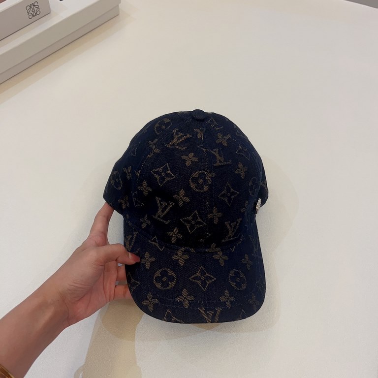 LV Louis Vuitton   New super nice dark LV Excellent craftsmanship, counter substitute version of the baseball cap, classic universal