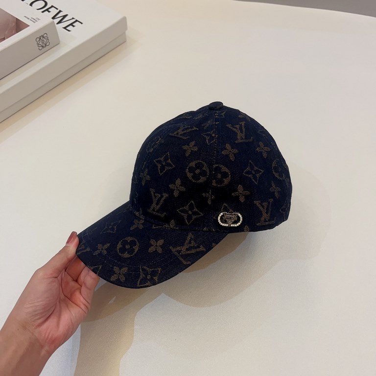 LV Louis Vuitton   New super nice dark LV Excellent craftsmanship, counter substitute version of the baseball cap, classic universal