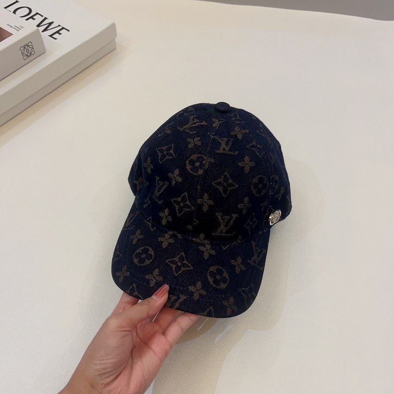 LV Louis Vuitton   New super nice dark LV Excellent craftsmanship, counter substitute version of the baseball cap, classic universal