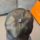 LV (Louis Vuitton) new original single baseball cap.With box cloth bag, LV (Louis Vuitton) new original single baseball cap, camouflage LV, counter 11 open mold customized, original canvas material   head layer cowhide, 