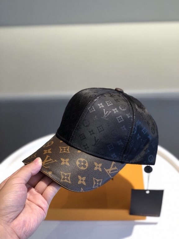 Batch    Louis Vuitton Baseball Caps LouisVuitton   New LV baseball caps, heavy duty   perfectly spliced leather, high-end atmosphere, versatile models   men and women!