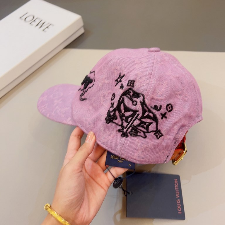 The Louis Vuitton LV  Bleached Cowboy Hat combines a sporty design with original cartoon pattern embroidery. The timeless style with a six-section crown is crafted from stonewashed cotton with aged detailing to emphasize