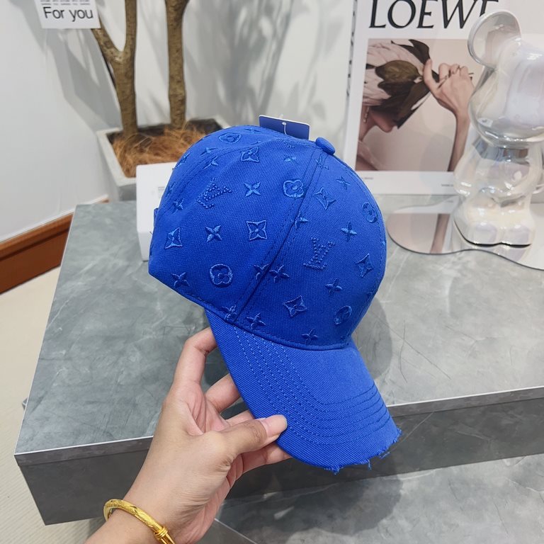 Louis Vuitton LV   Milan counter new hat female foreign full embroidery baseball cap, show face small shade sun protection