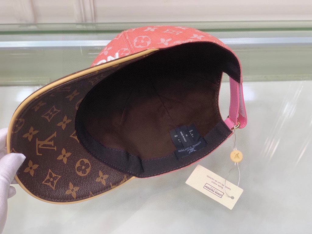 LV (Louis Vuitton).With box cloth bag, LV (Louis Vuitton) new original single baseball cap, old flower splicing, 11 open mold customized, original denim fabric   counter old flower cloth, meticulous and perfect workmansh