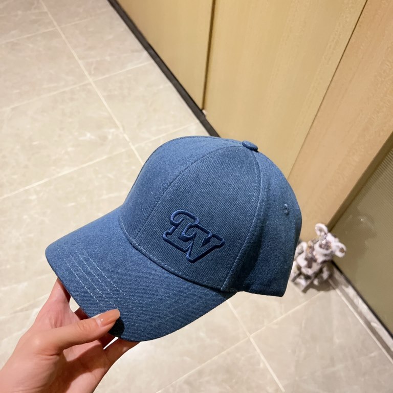 with dust bag [LV Louis Vuitton] 2023 new embroidered simple models of baseball caps, new shipments, big name models super good with, hurry to get!