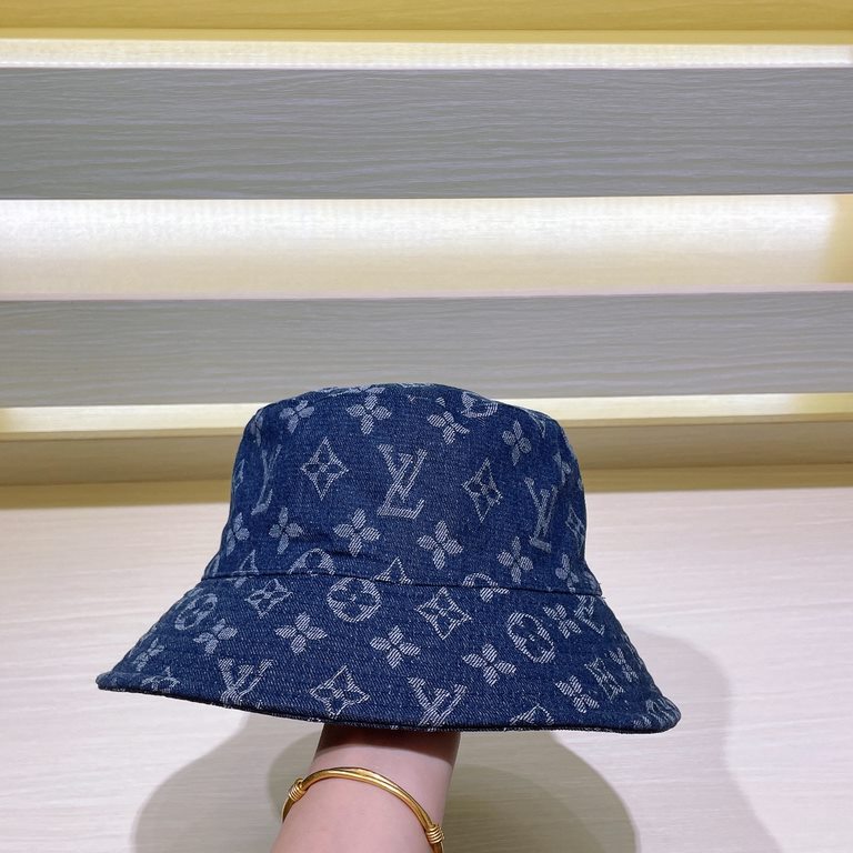 LV Louis Vuitton   official website high version of the shipment, the classic fisherman's hat is very classic classic, popular retro beauty, available in all seasons, out of the must-have, very show the face is small!